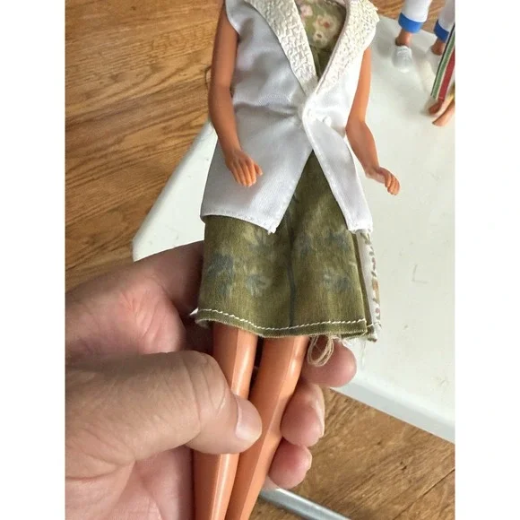 Vintage Mattel Barbies Form Early 80s To Late 80s , With Clothes, Good Condition